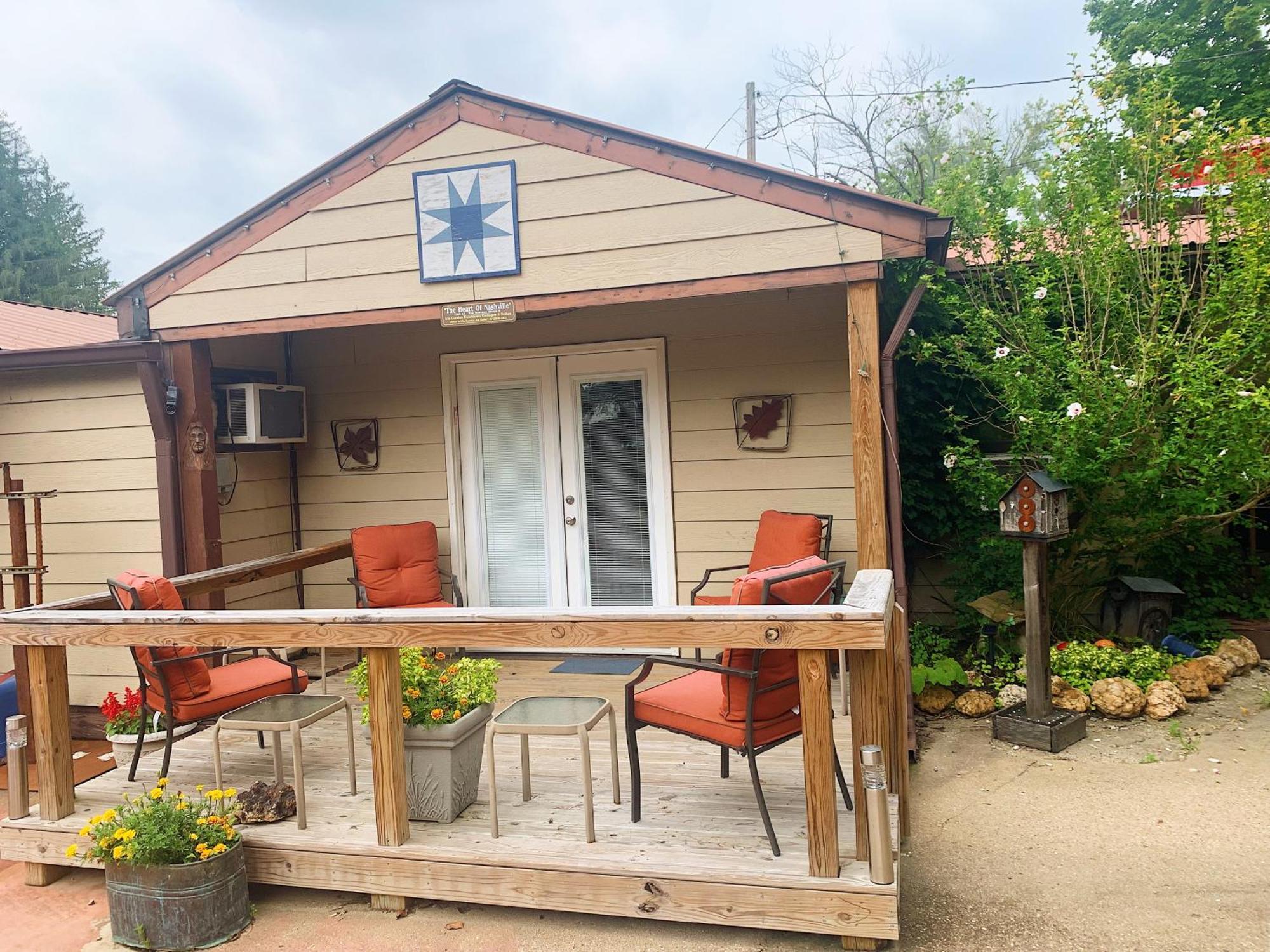 The Iris Garden Downtown Cottages And Suites Нэшвилл Номер фото