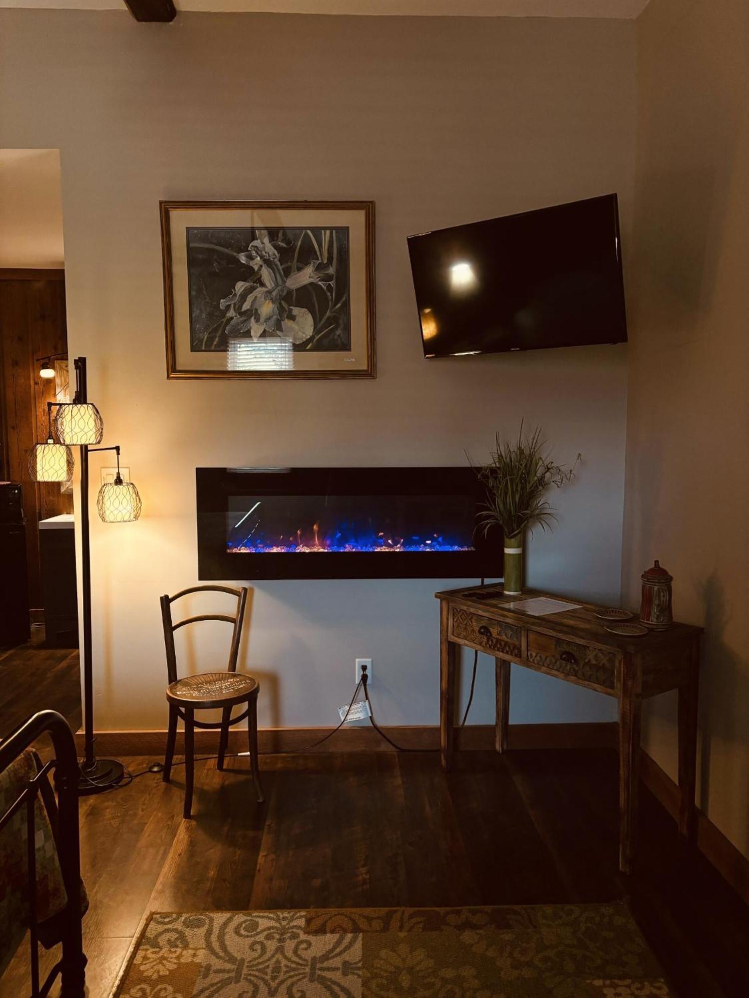 The Iris Garden Downtown Cottages And Suites Нэшвилл Номер фото
