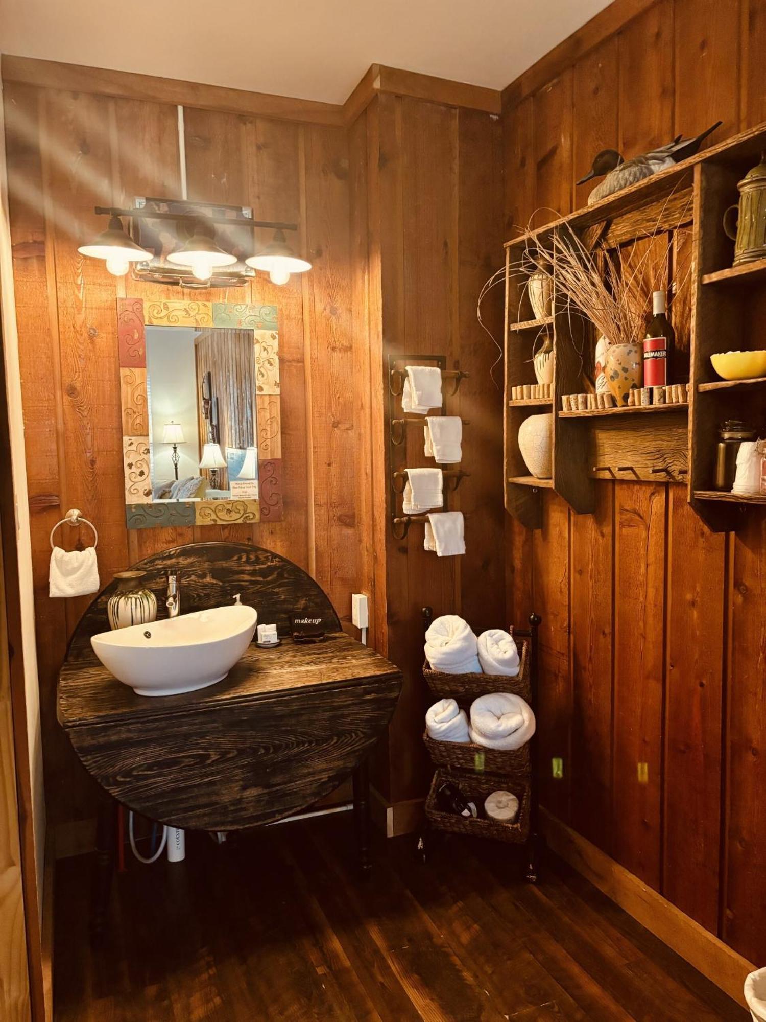 The Iris Garden Downtown Cottages And Suites Нэшвилл Номер фото
