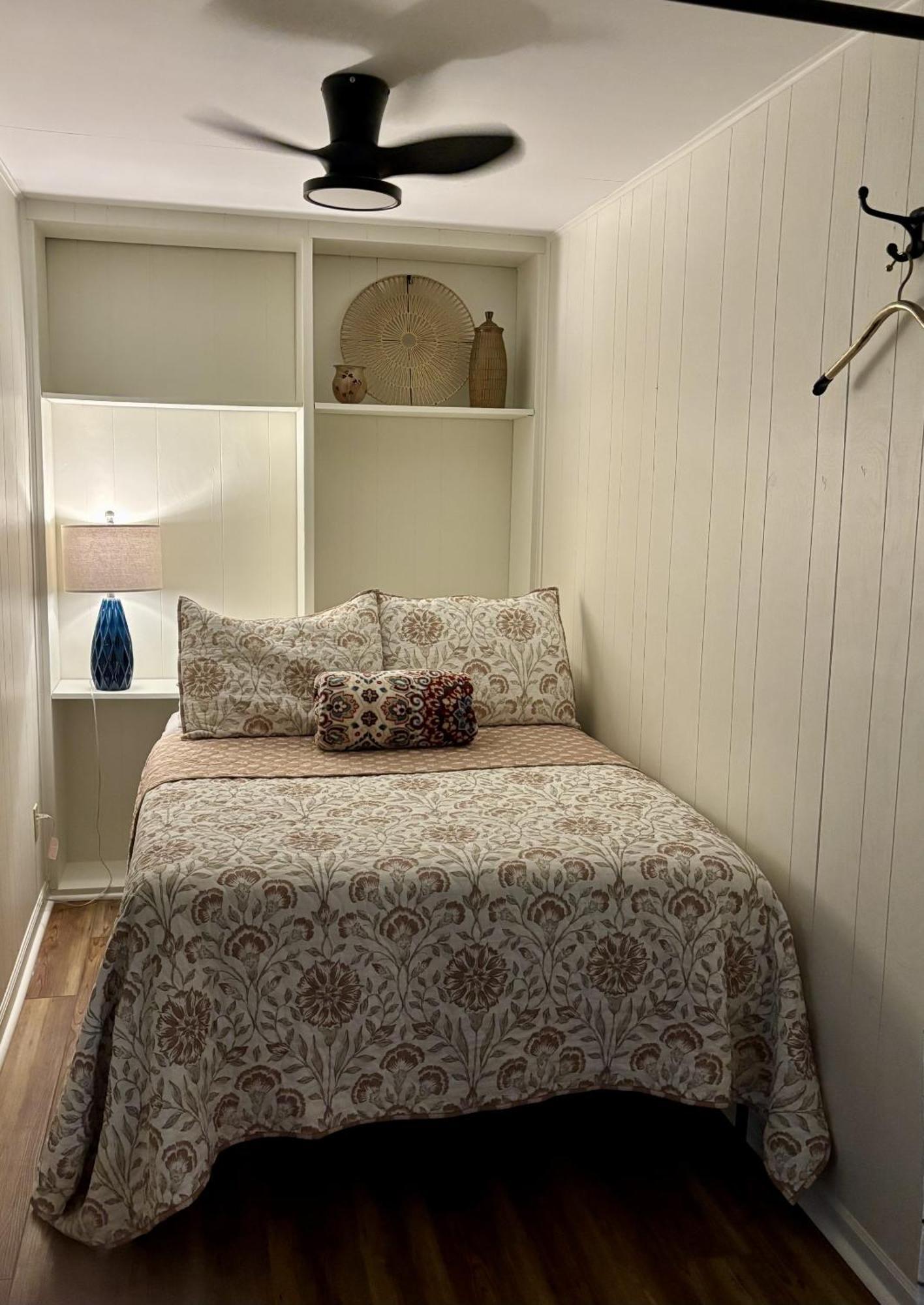 The Iris Garden Downtown Cottages And Suites Нэшвилл Номер фото