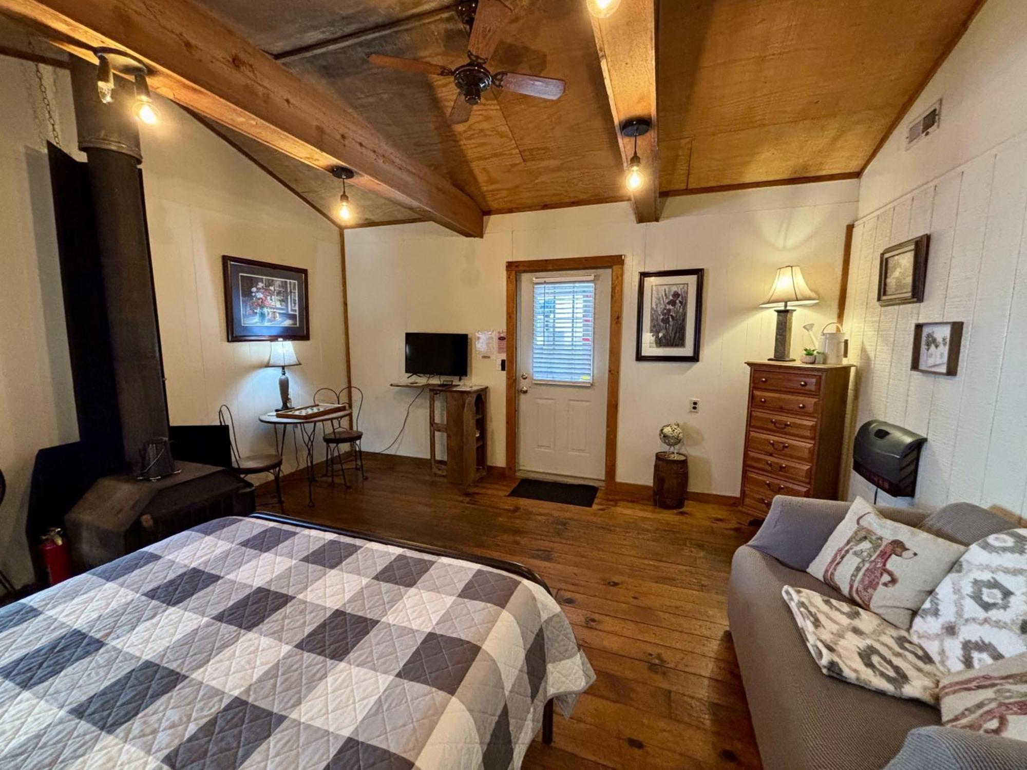 The Iris Garden Downtown Cottages And Suites Нэшвилл Номер фото