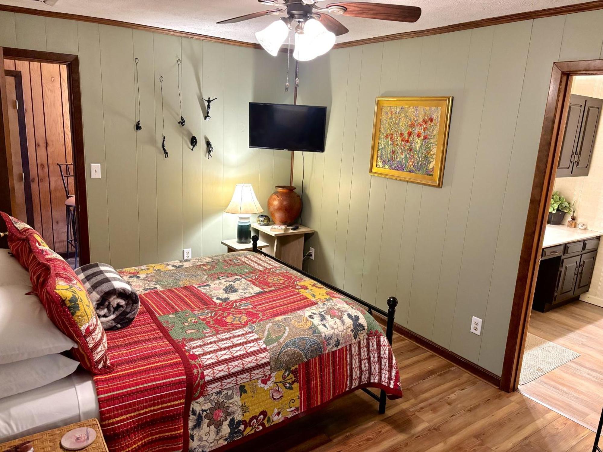 The Iris Garden Downtown Cottages And Suites Нэшвилл Номер фото
