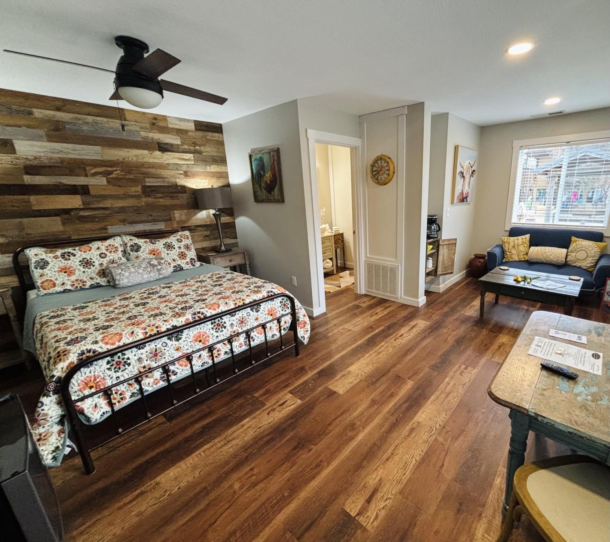 The Iris Garden Downtown Cottages And Suites Нэшвилл Номер фото